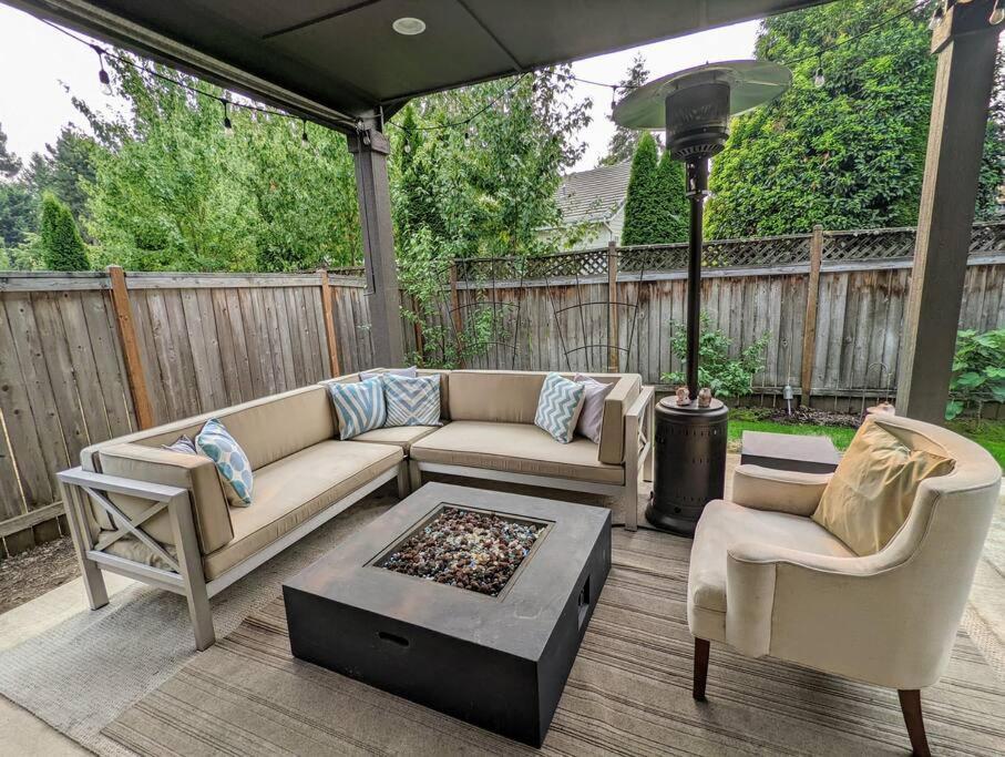 Spacious 3-Bedroom Home With Outdoor Space 尤金 外观 照片